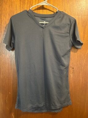 Women’s V-Neck Athletic Tee - Gray